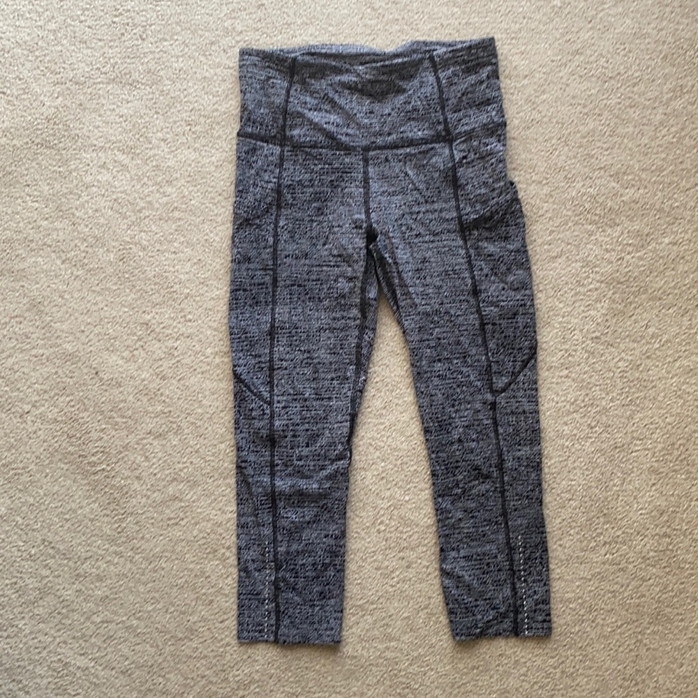 19” fast and free lululemon crop size 4